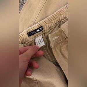 Fashion Nova Straight Leg Jeans in Khaki